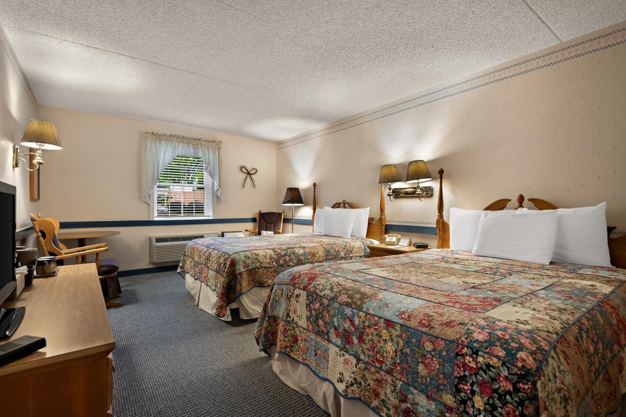 Country Living Inn Smoketown  Экстерьер фото